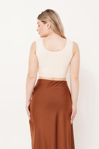 Hipo Trend Бежевий кроп-топ з трикотажу - з каменями