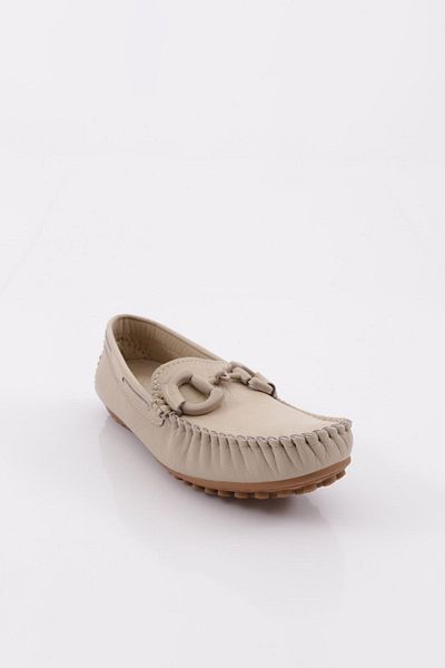 DGN K105 Beige Loafer - Дамски обувки от естествена кожа с аксесоари