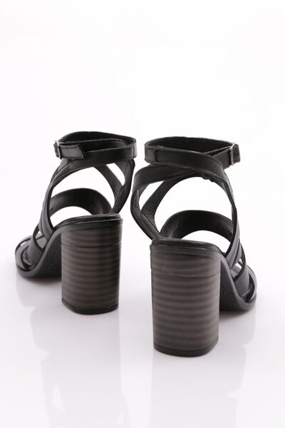 DGN Dámské sandály z pravé kůže Model 1330 na podpatku