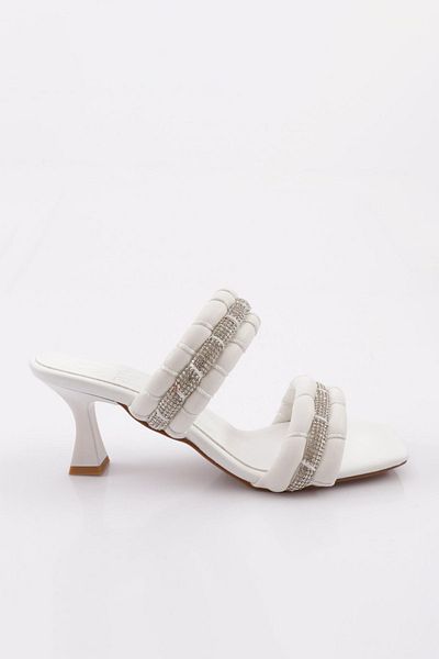 DGN 990 Model White Skin - Γυναικείες παντόφλες με τακούνι με λεπτομέρειες από ασημί πέτρα