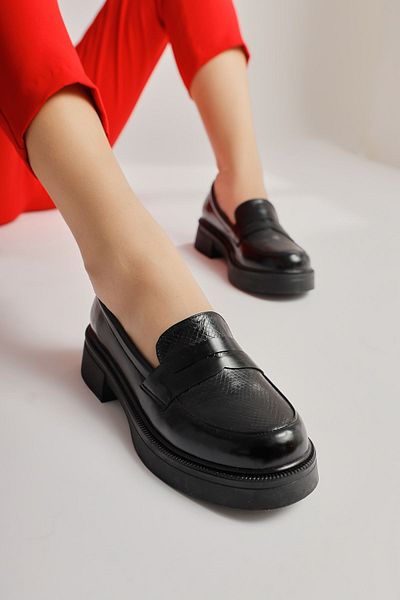 Limoya Weena Black Patent Leather Women's Casual Shoes with Crocodile Detail