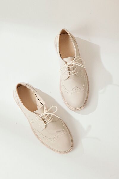 Limoya Mitzie Beige Lace-up Oxford Shoes