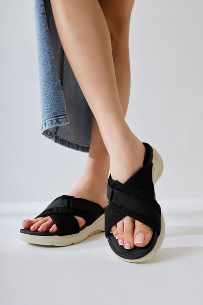 Limoya Γυναικείες παντόφλες Jola Black Cross Textile με άνετη σόλα