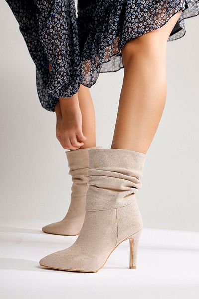 Limoya Wilma Nude Color, Μπεζ Suede Gusseted Γυναικείες Μπότες με Λεπτό Τακούνι, Γυναικείο Μποτάκι