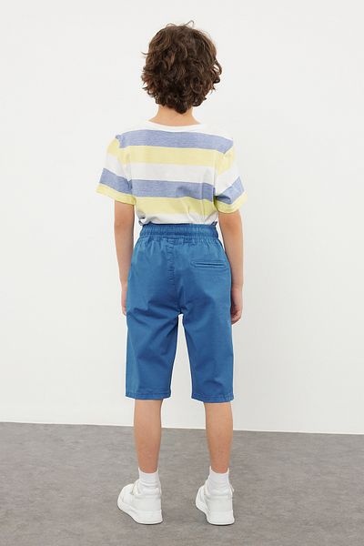 TRENDYOLKIDS Indigo υφαντό σορτς για αγόρι - Ελαστική μέση και λεπτομέρεια γραβάτα TKDSS24SR00001