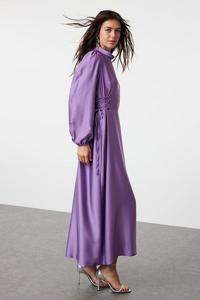 Trendyol Modest Saténové večerní šaty – Lila, Britli Pas, TCTSS23DB00037