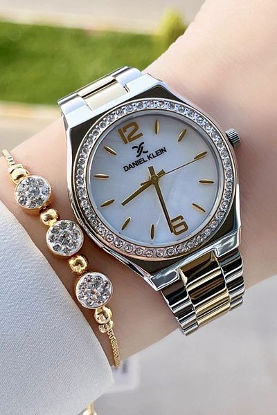 Daniel Klein Women's Wrist Watch and Gift Bracelet with Gold Silver Color Adjustable Band Dkgnct450