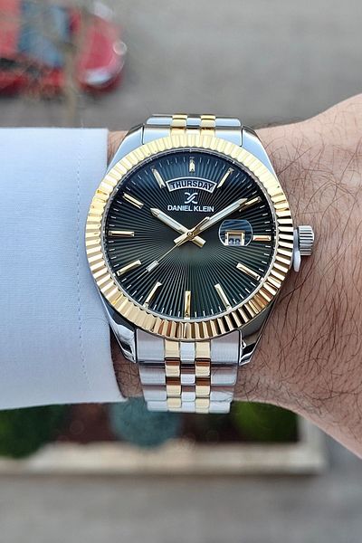 Daniel Klein Men's Watch with Green Band Gold Silver Color Adjustable Band Dkgnct1012