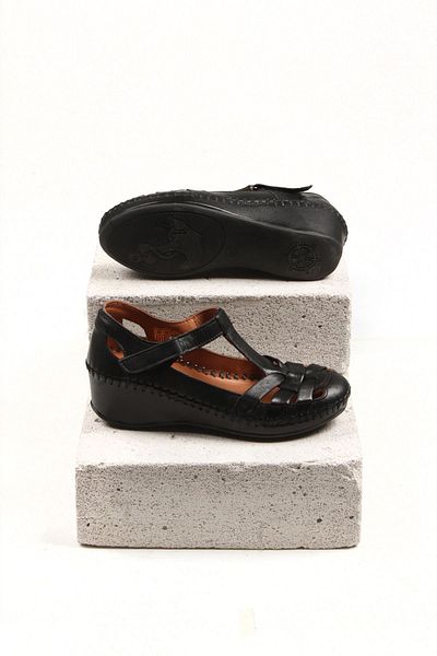Gusse Genuine Leather Black Women's Sandals