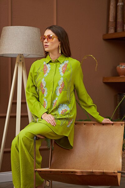 Orfeo Negro ΠΟΥΚΑΜΙΣΟ OVERSIZE ΜΕ ΚΕΝΤΗΜΑ ΛΟΥΛΟΥΔΙ ΜΠΡΟΣ