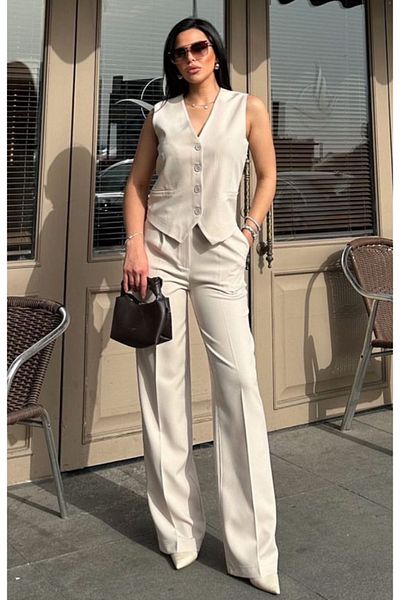 pembekurdelem Stone Colored Women's Classic Vest and Trousers Set