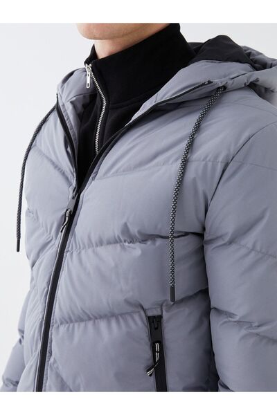 LC Waikiki Standart Kalıp Kapüşonlu Erkek Şişme Mont