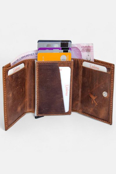 Lederax Винтидж портфейл с механизъм за карти Crazy Leather LD490