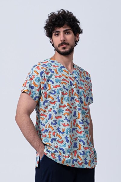 Medikal Dolap Pios Erkek Renkli Köpek Desenli Likralı Üniforma-Scrubs-Tek Üst