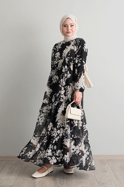 InStyle Schwarzes Chiffonkleid – Blattmuster und Quaste vorne
