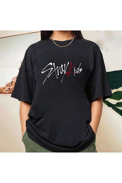 Touz Moda Μαύρο μπλουζάκι StrayKids Printed - Λεπτομερές σχέδιο