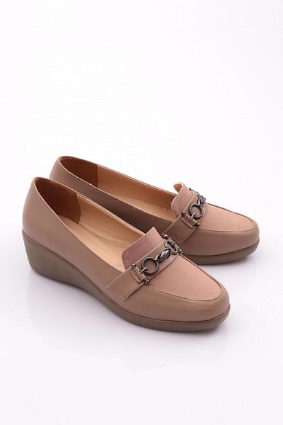 DGN Pantofi cu toc cu pană de damă cu accesorii metalice în față bej 341833648