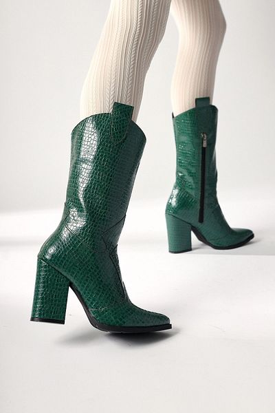 Limoya Κοντές γυναικείες μπότες Keri Green Crocodile Asymmetric Cut με τακούνι
