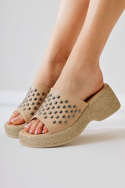 Limoya Γυναικείες παντόφλες Fenthe Nud, Beige Studded με λεπτομέρεια με χοντρή σόλα