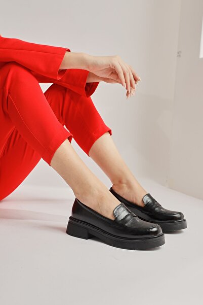Limoya Weena Black Patent Leather Women's Casual Shoes with Crocodile Detail