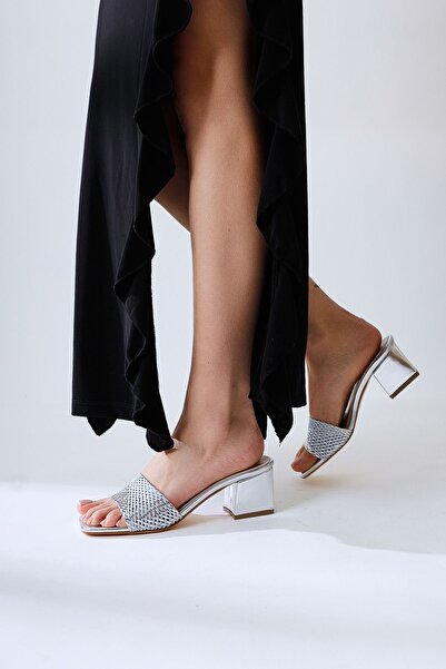 Limoya Γυναικείες παντόφλες με κοντό τακούνι Lemonie Silver Mesh Banded Opportunity Product