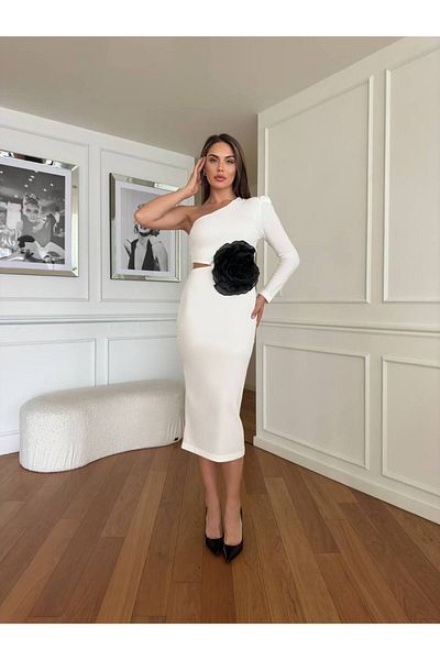 1Moda1Tarz Λευκό κρεπ φόρεμα - τριαντάφυλλο και χαμηλή κοπή στη μέση, εισαγόμενο ύφασμα
