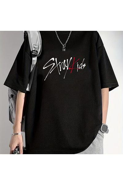 Touz Moda Μαύρο μπλουζάκι StrayKids Printed - Λεπτομερές σχέδιο
