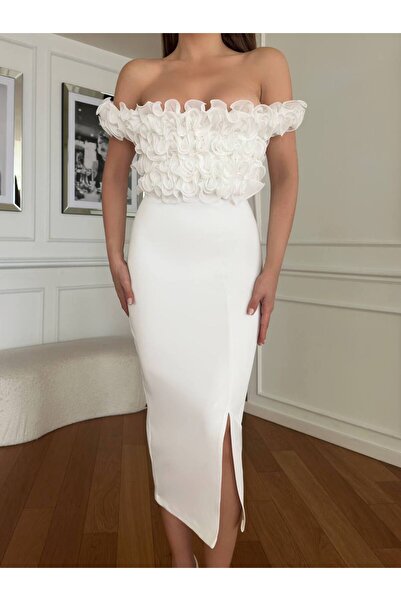 1Moda1Tarz Kadın Beyaz Scuba Krep Kumaş Madonna Yaka Ön Gül Detay Yırtmaçlı Astarlı Tasarım Elbise