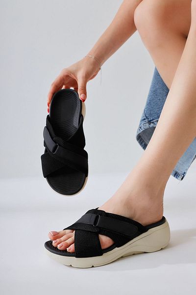 Limoya Γυναικείες παντόφλες Jola Black Cross Textile με άνετη σόλα