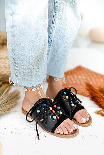 Limoya Hakiki Deri Cayla Siyah Boncuk Detaylı Bilekten Bağlamalı Kadın Sandalet