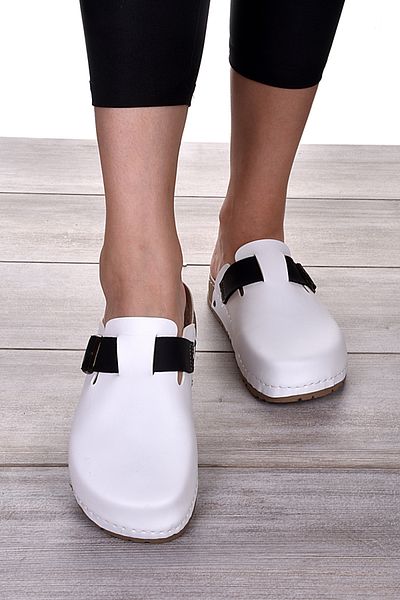 DOGİYE 9031 Παντόφλες Comfort Sabo σε λευκό χρώμα με μαύρη ρίγα