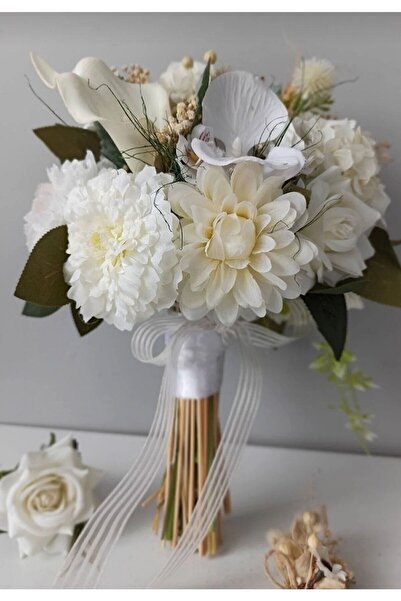 Merveparti Kırık Beyaz Tonlarda Gelin Buketi Ve Yaka Çiçeği. Düğün, Nişan, Kına