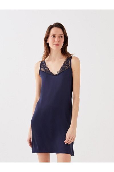 LC Waikiki Damen-Nachthemd aus Satin mit V-Ausschnitt und Trägern