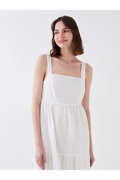 LC Waikiki Xsıde Damenkleid mit quadratischem Kragen und Riemen, bestickt