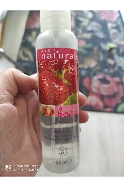 AVON naturals çilek ve guava kokulu vücut spreyi