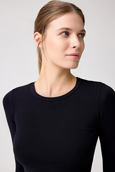 Los Ojos x Melodi Siyah Uzun Kollu Kısa Bluz Long Fitted