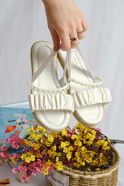 New Optimal İncili Kadın Sandalet