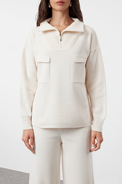 Trendyol Collection Wide Fit bézs kötöttáru szett - cipzáras és zsebes TWOAW24AU00010