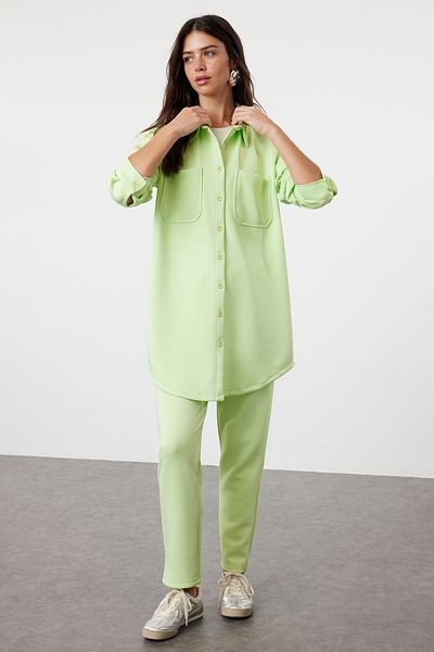 Trendyol Modest طقم قميص وبنطلون من قماش سكوبا - أخضر فاتح، تفاصيل الجيب TCTSS23US00011