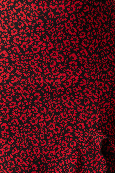 Trendyol Collection Rugalmas Midi hosszúságú kötött szoknya - piros virágmintás, fodros és hasított TWOSS24ET00261