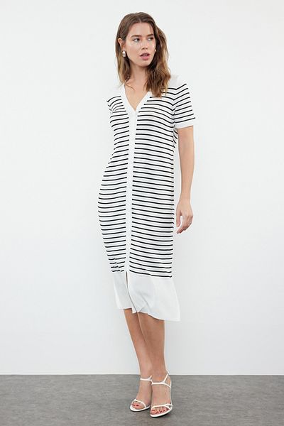 Trendyol Collection Kötött ekrü csíkos ruha - TWOSS24EL01023