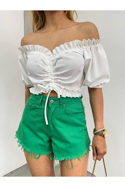 BİKELİFE Madonna – Kurze Bluse mit tiefem Ausschnitt und Kragen an den Schultern – vorne gerafft