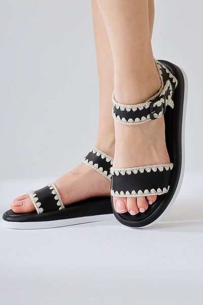 Limoya Nonna Black Embroidery Detailed Thick Banded Women's Sandals