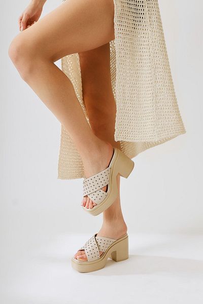 Limoya Zion Beige Thick Cross Strap Women's Platform Slippers with Staple Detail