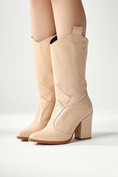 Limoya Κοντές γυναικείες μπότες Keri Beige Crocodile Asymmetric Cut με τακούνι