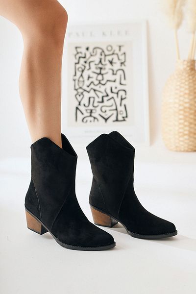 Limoya Knut Black Suede Asymmetric Cut Γυναικείες μπότες Western με μυτερή μύτη, γυναικεία μποτάκια