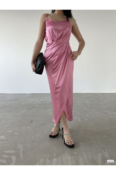 CLASSY.MODA SATEN KUMAŞ ASKILI YIRTMAÇ DETAY ELBISE