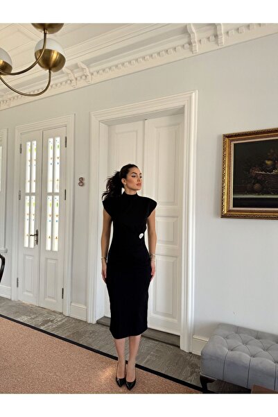 LOVEOFZI Kadın Broş Detaylı Vatkalı Midi Elbise