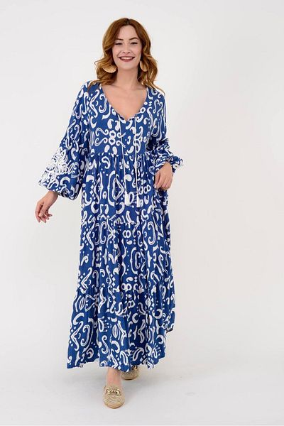 Hazinedan Rochie lungă neagră cu decolteu în V și detaliu broderie - mânecă cu volan, cu pompon