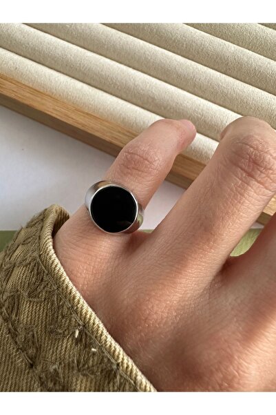 ringbox Gümüş Renkli Siyah Yuvarlak Mineli Serçe Parmak Yüzüğü